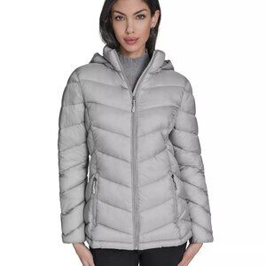 Tommy Hilfiger Women's Packable Hooded Puffer Jacket Size Small Silver.